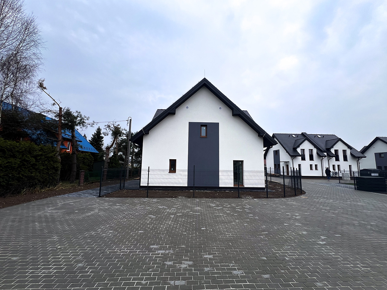 Galeria osiedla Wola Batorska 521 — zdjęcie 18 z 25: domy i otoczenie inwestycji w Woli Batorskiej