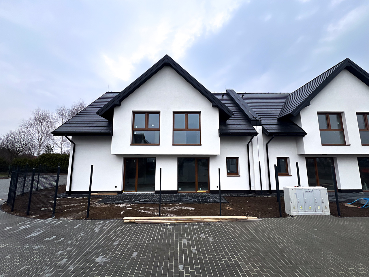 Galeria osiedla Wola Batorska 521 — zdjęcie 9 z 25: domy i otoczenie inwestycji w Woli Batorskiej